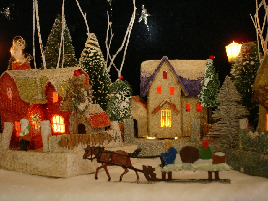 Antique Cardboard Christmas House (250K)