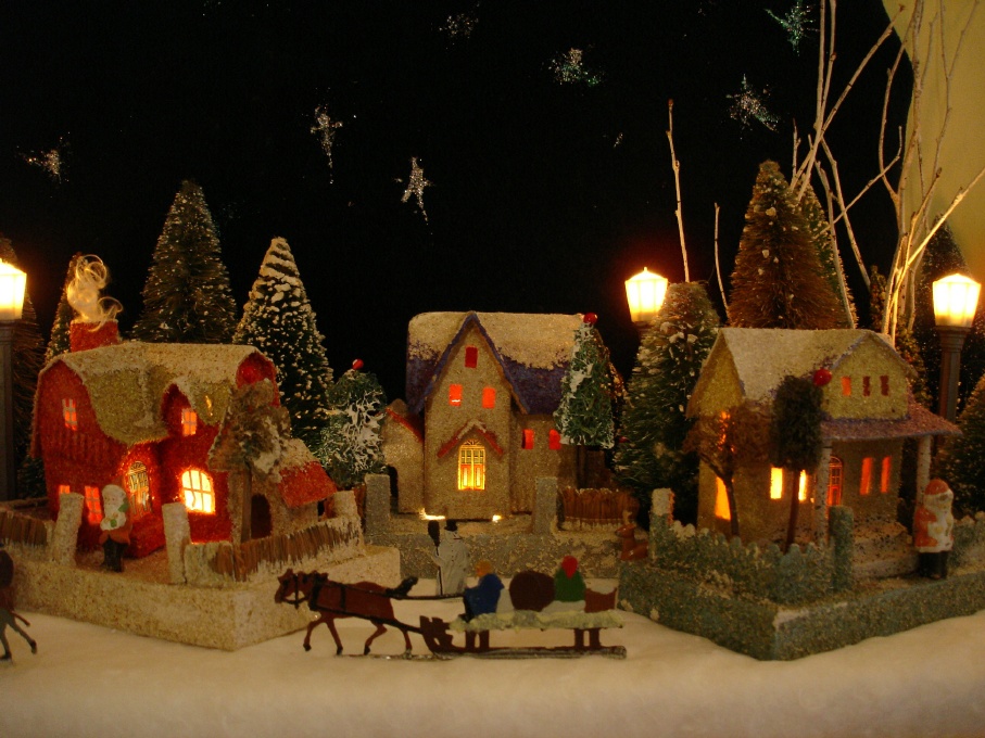 Antique Cardboard Christmas House (250K)