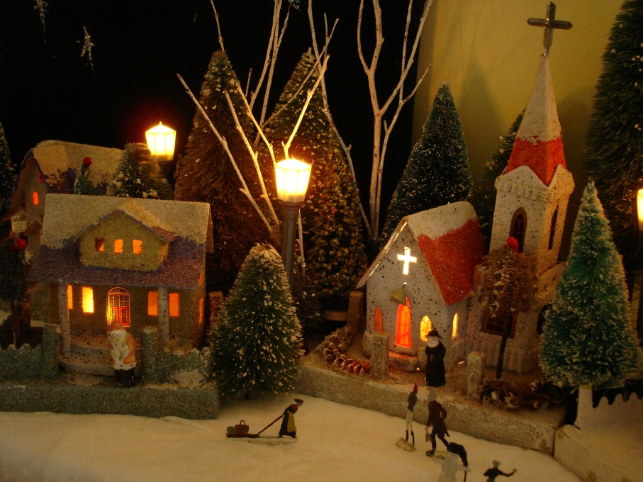 Antique Cardboard Christmas House (250K)