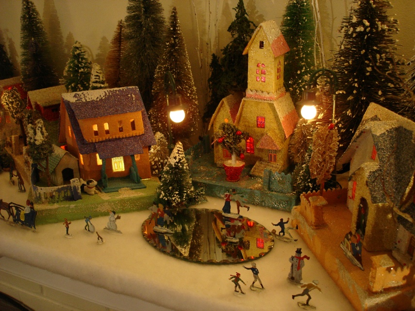 Antique Cardboard Christmas House (250K)