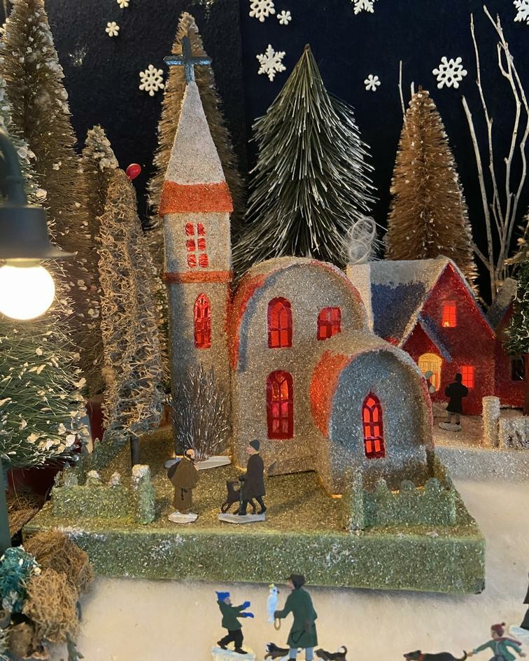 Antique Cardboard Christmas House (300K)