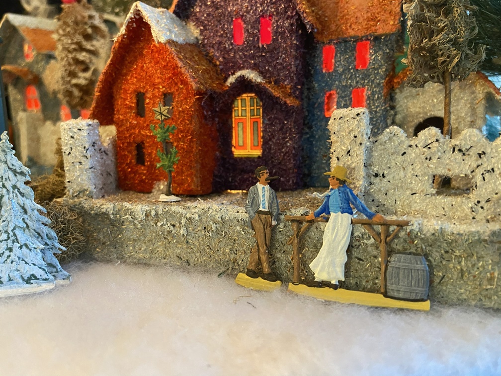 Antique Cardboard Christmas House (300K)