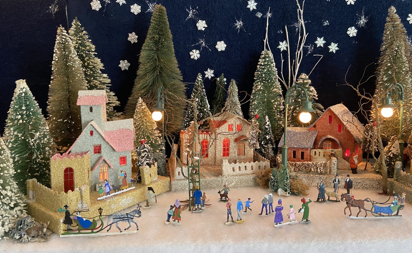 Antique Cardboard Christmas House (300K)