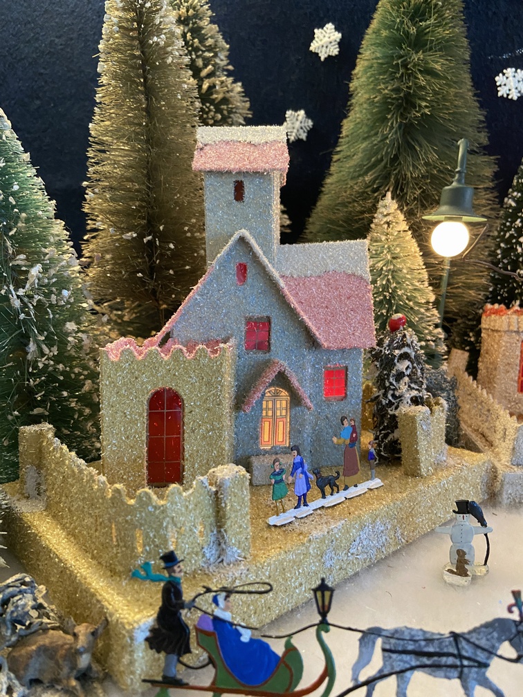 Antique Cardboard Christmas House (300K)