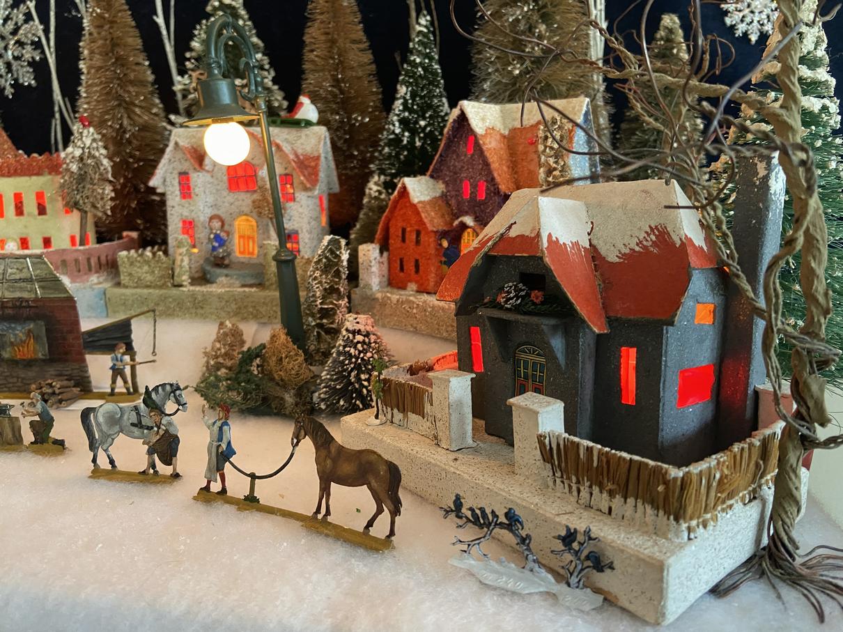 Antique Cardboard Christmas House (300K)