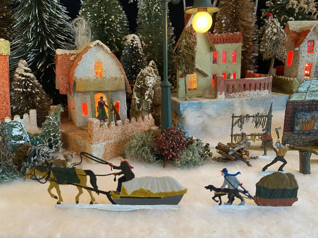 Antique Cardboard Christmas House (300K)