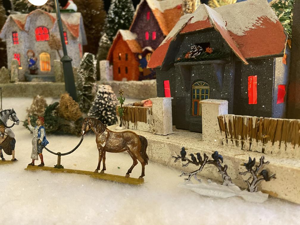 Antique Cardboard Christmas House (300K)