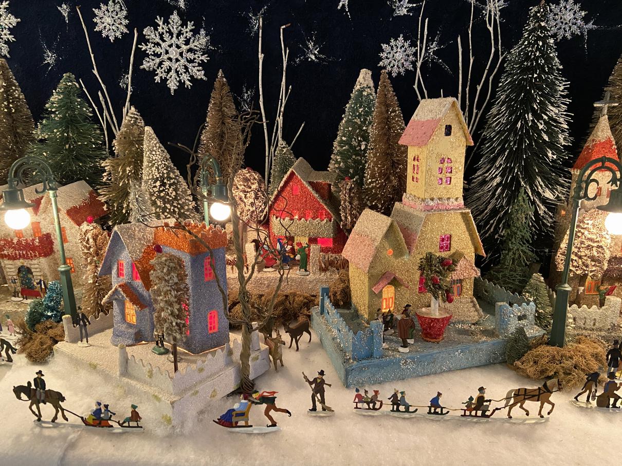 Antique Cardboard Christmas House (300K)