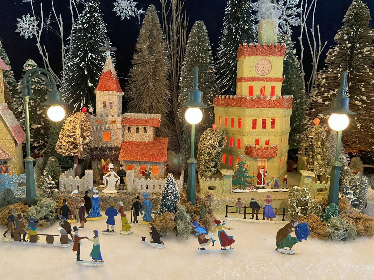 Antique Cardboard Christmas House (300K)