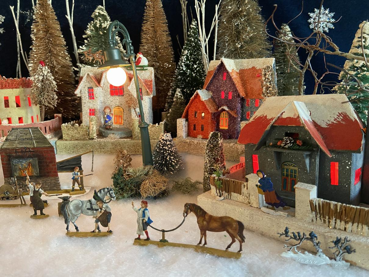 Antique Cardboard Christmas House (300K)