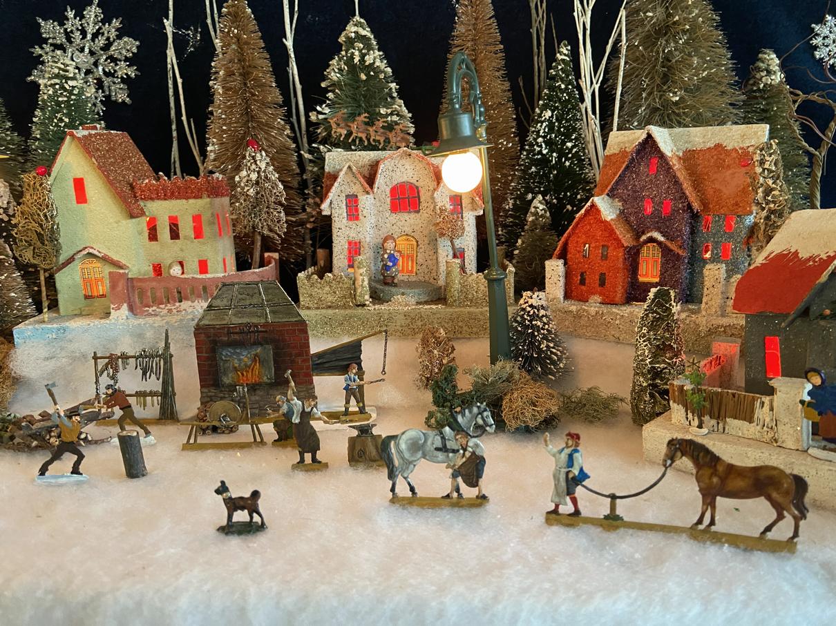 Antique Cardboard Christmas House (300K)