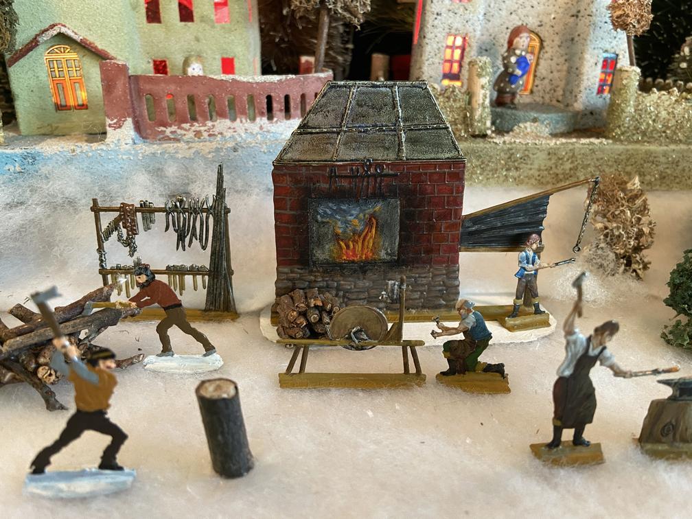 Antique Cardboard Christmas House (300K)