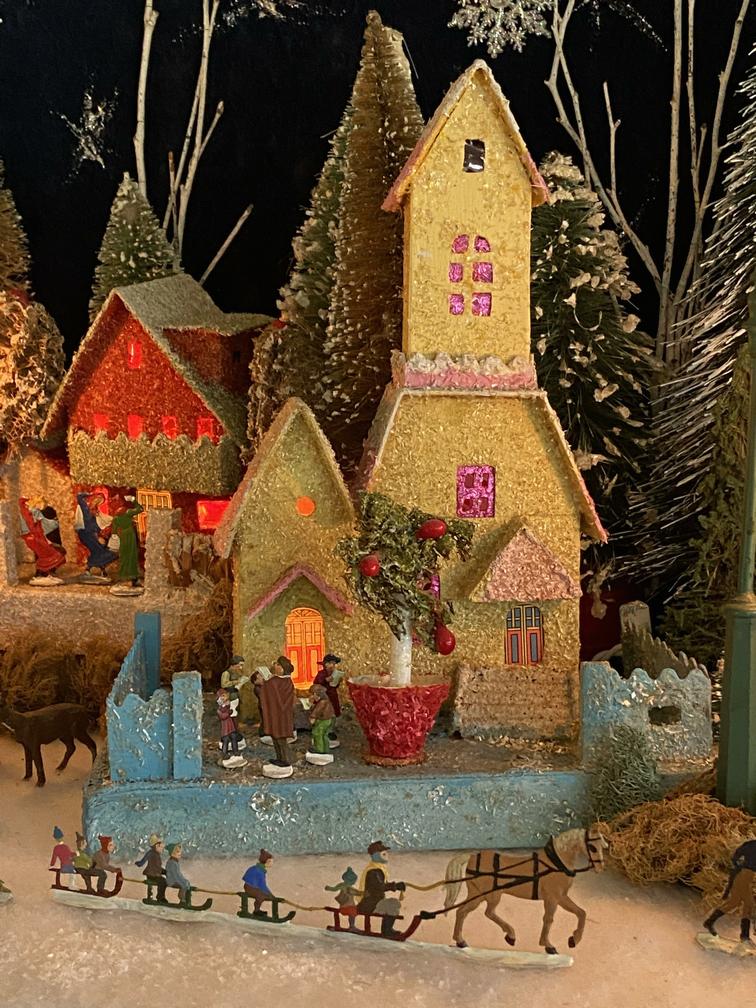 Antique Cardboard Christmas House (300K)