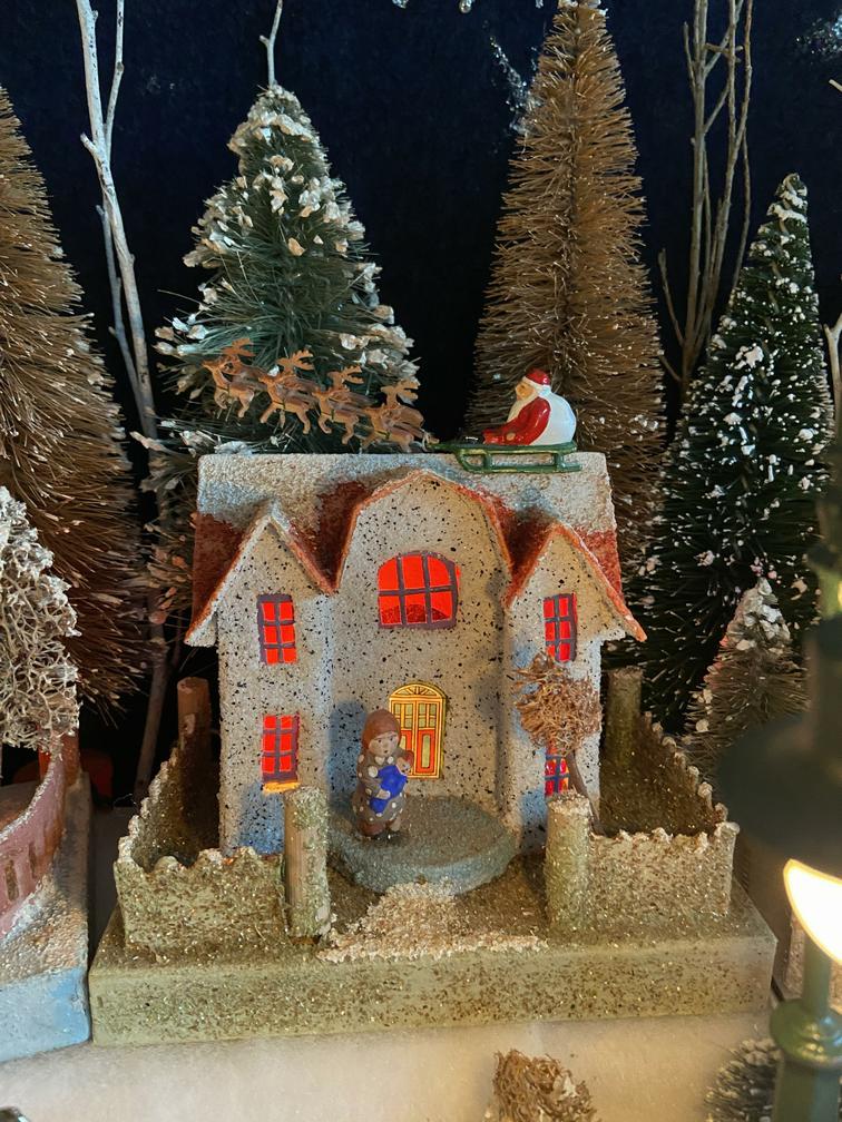 Antique Cardboard Christmas House (300K)