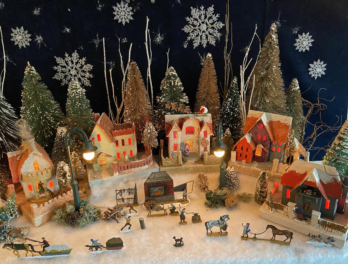 Antique Cardboard Christmas House (300K)