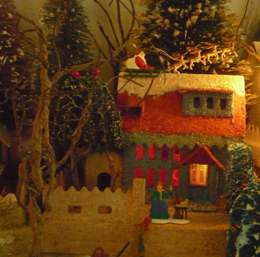 Antique Cardboard Christmas House (300K)