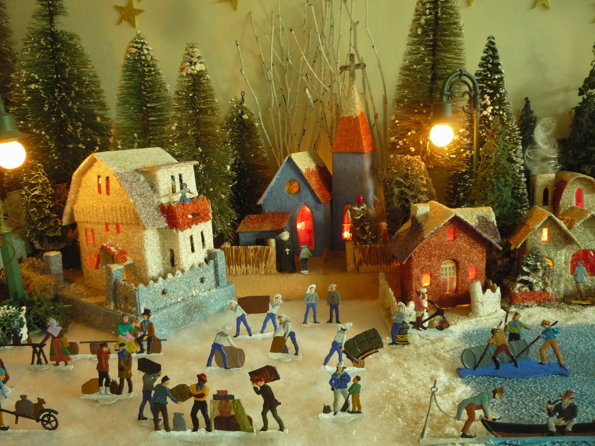 Antique Cardboard Christmas House (300K)