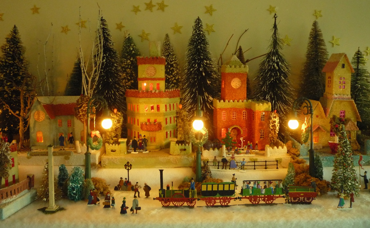 Antique Cardboard Christmas House (300K)