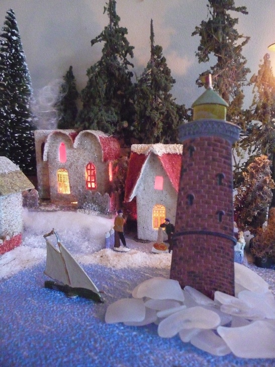 Antique Cardboard Christmas House (300K)